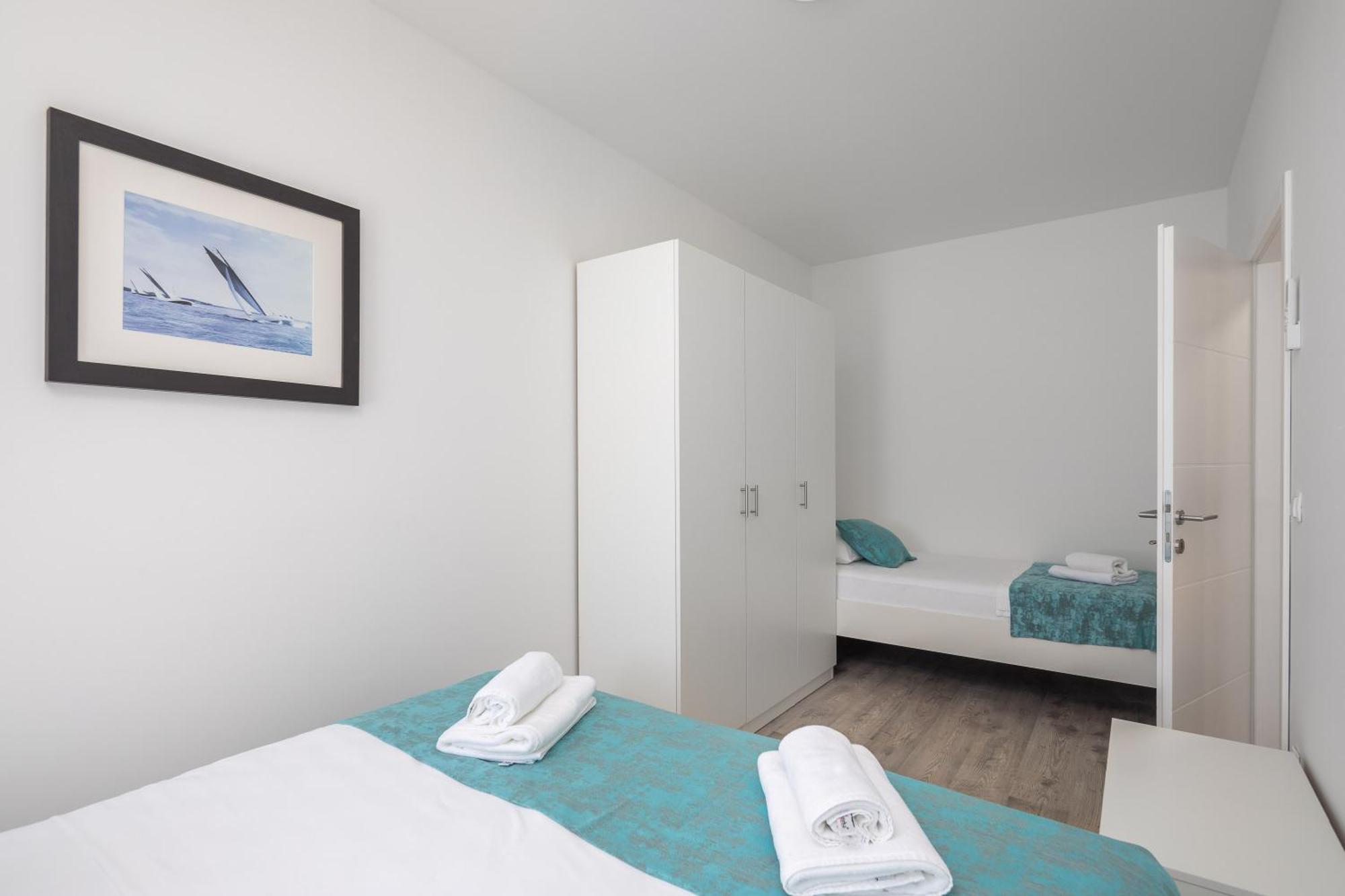 Beachfront Apartments Providenca With Free Parking Makarska Room photo