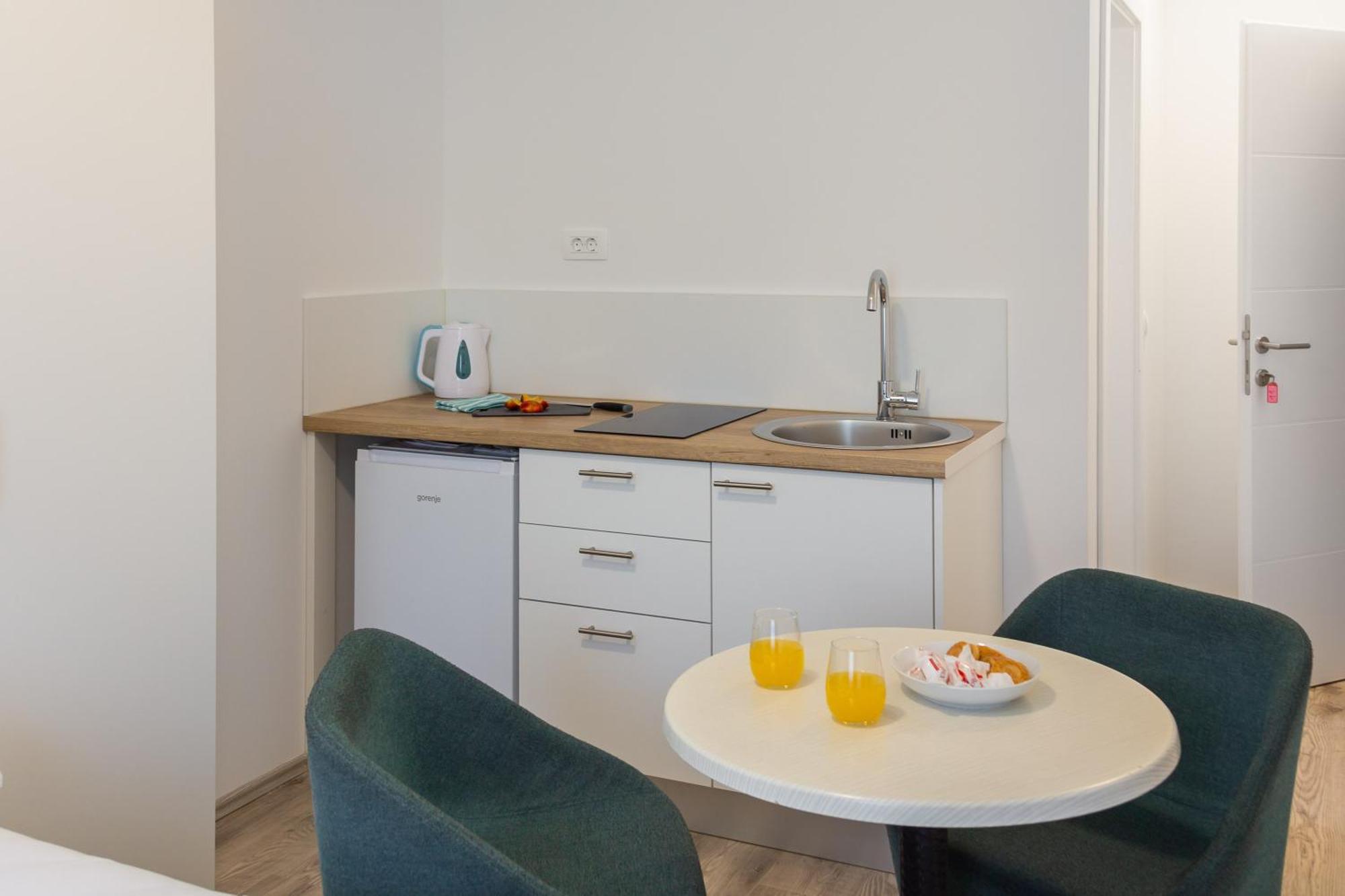 Beachfront Apartments Providenca With Free Parking Makarska Exterior photo